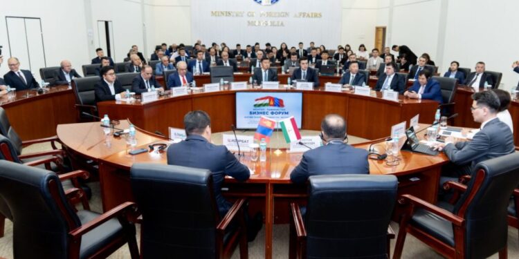 Монгол, Тажикистаны бизнес форум боллоо