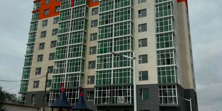 Онцгой байдлын 30 алба хаагчийг зах зээлийн үнээс 45 хувийн хөнгөлөлттэй нөхцөлөөр орон сууцтай болгожээ