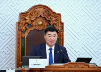 С.Бямбацогт: Бурууг бусдаас хайж, шалтаг тоочиж суух цаг биш