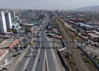 Таван шарын нүхэн гарц дээгүүр 90 м явган хүний гүүр барьж байна