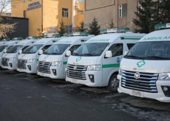 Түргэн тусламжийн тусгай тоноглол бүхий 12 автомашиныг гардууллаа