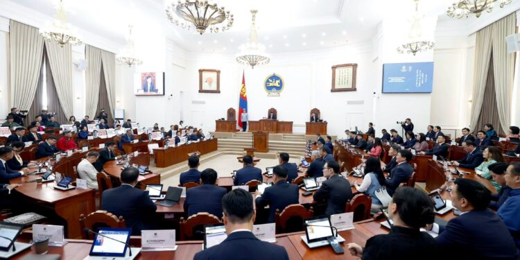 Ирэх сараас тэтгэвэр 100-300 мянган төгрөгөөр нэмэгдэнэ