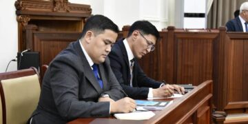 Б.Амартүвшин, Б.Даваажав нарыг Шүүхийн ерөнхий зөвлөлийн шүүгч бус гишүүнээр томилов